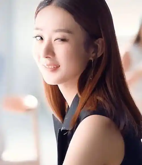 赵丽颖五官太优越,素颜挑战"近景"镜头,一点都不像当妈的人_月光_包括