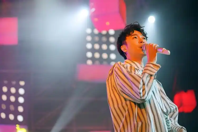 我们"爱过"苏打绿,却似乎从未了解过吴青峰!