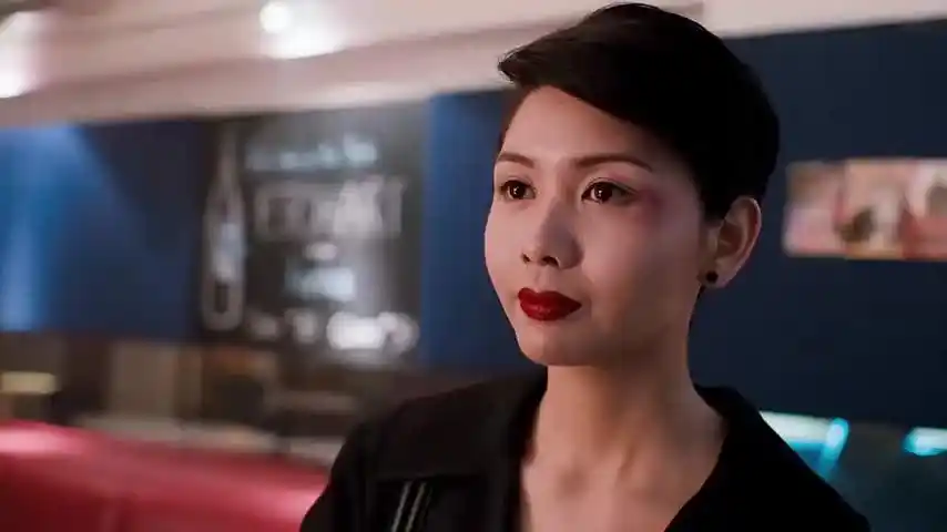 丁瑶发现山鸡肩上有根长发山鸡立马将锅丢给浩南是不是你的