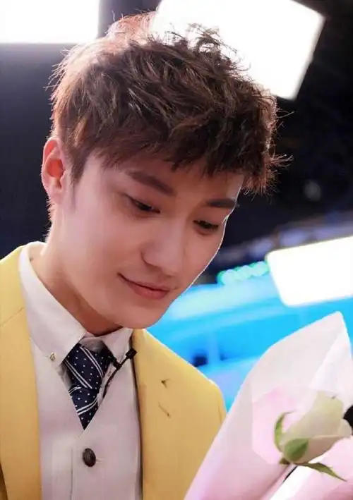 乔任梁超话#晚安#我最爱的,最善良的,最爱粉色的大男孩,微笑王子06