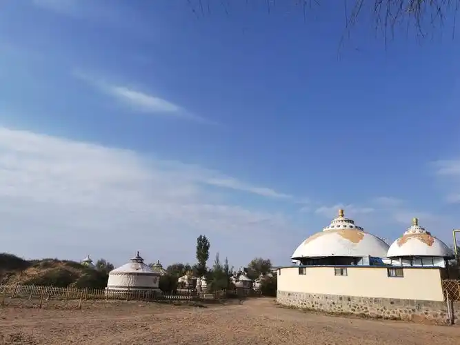 阿拉善左旗通湖草原