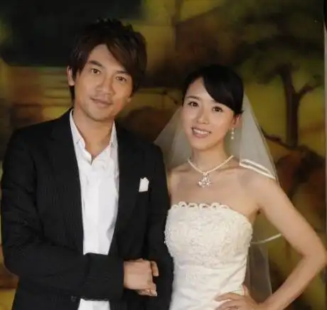 苏有朋与小5岁女友近照曝光,怎么看都像林心如,大有来头