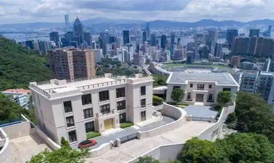 原创送1点2亿别墅恳求保姆留下为前任陈百强扶灵何超琼其实很深情