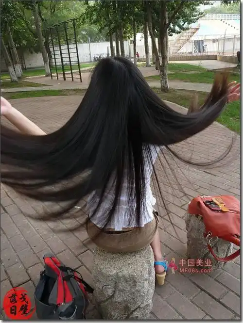 剪女研究生的养眼长发-戈壁落日091