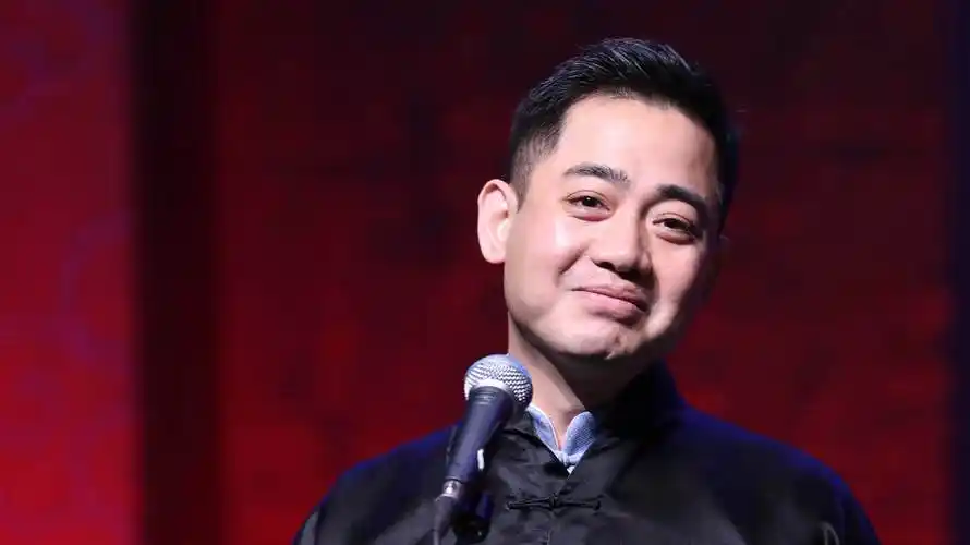 德云社绝版《扒马褂》问世,郭德纲于谦被逼疯,孔云龙一战成名