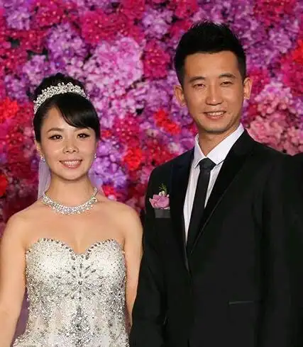 【王二妮的结婚照片】王二妮的老公李飞 毕福剑与王二妮结婚(一)