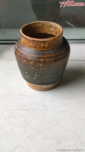 宋代酱釉罐