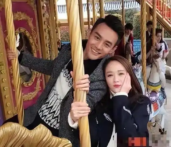 王凯和蒋欣因为拍摄《欢乐颂》相识,剧中二人看似没有任何关系,但是戏