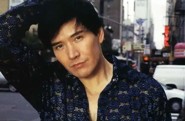 费翔回忆春晚前生平第一次见姥姥她随时摸我的脸你是真的吗