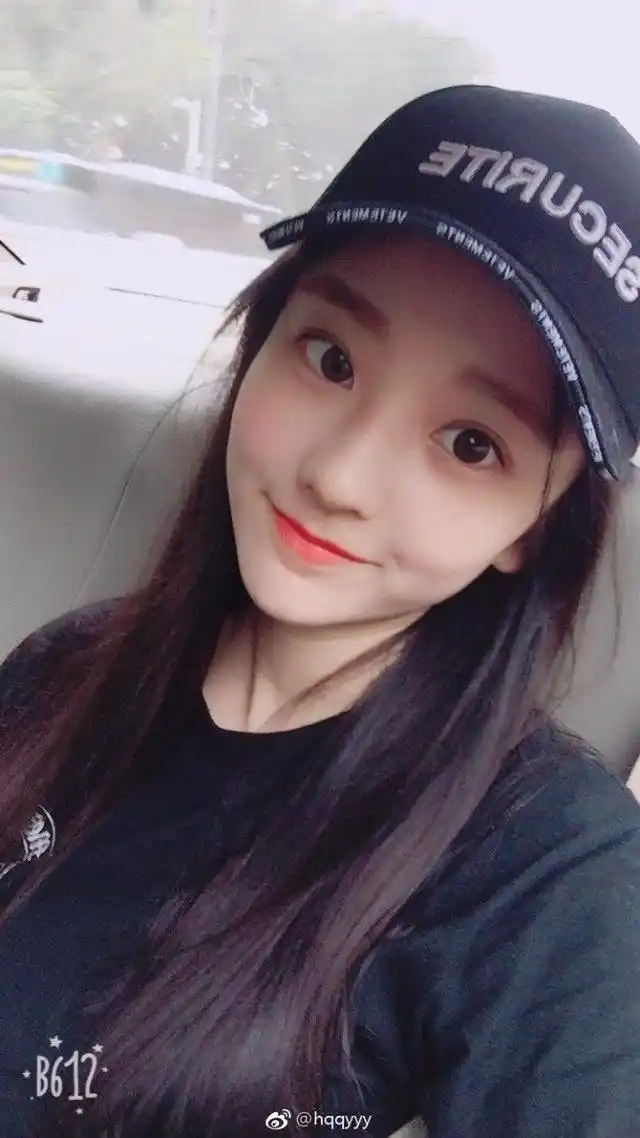 北京清纯女大学生,校花女神,98年,身高168cm,身材很棒!