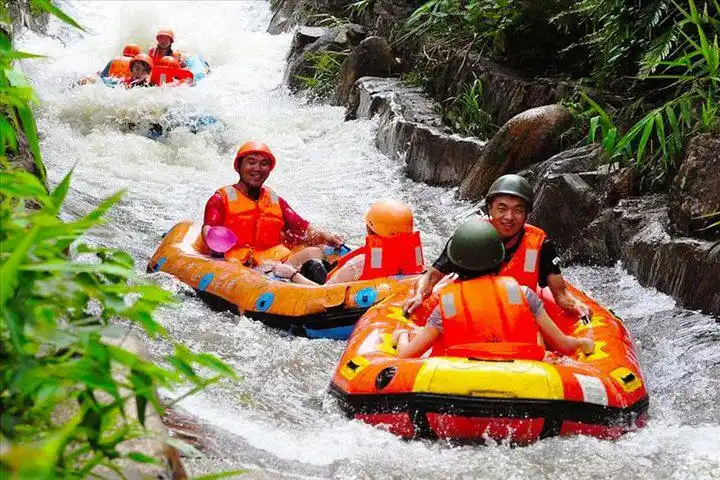 仿佛来到了别有洞天的世外桃源   趣:五星漂流在水道设计和景点的安排
