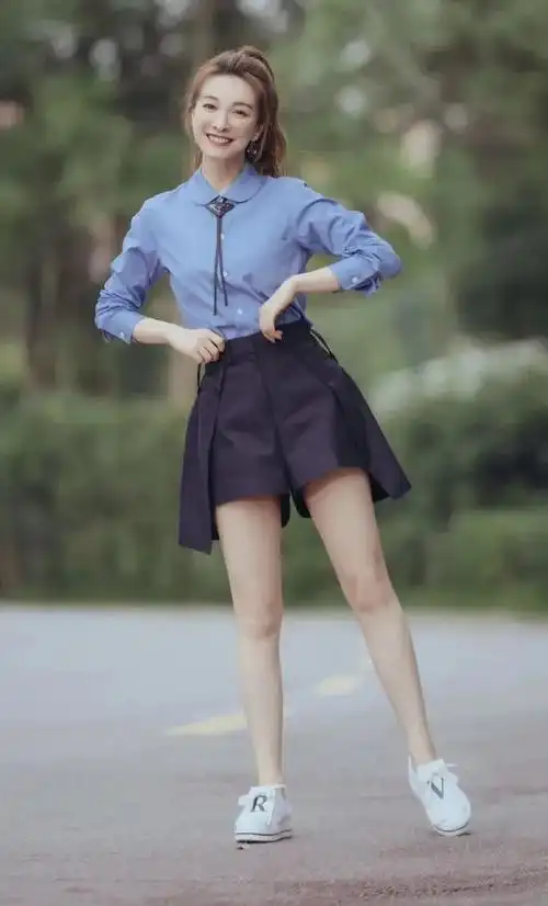 所以于吴昕有没有借助医美手段来瘦腿&塑造腿型,酱酱这里就不点破了哈