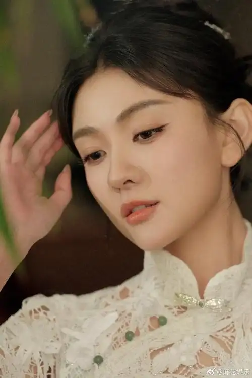 梁洁新中式竹系美人##梁洁竹影旗袍灵动感#梁洁最新写真96,身匆一