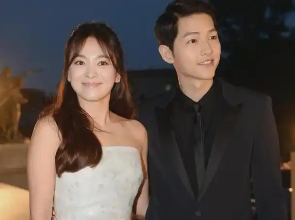 时隔五年,宋慧乔和宋仲基再见那一晚,亿万双宋cp粉都哭了