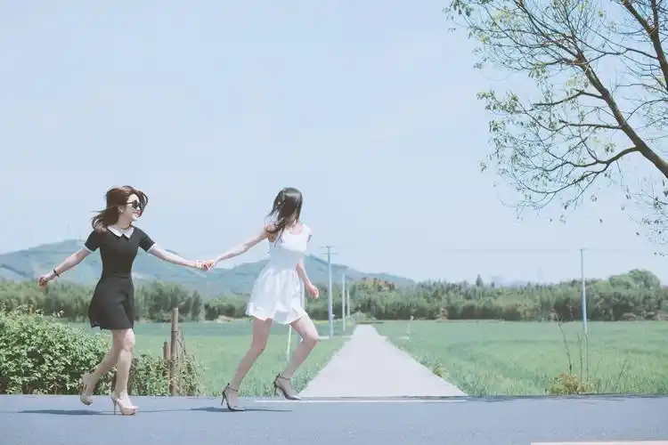 闺蜜~ 半日春光,一生友情