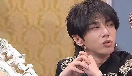 明星恋情曝光!关晓彤质疑华晨宇,惊人内幕大揭秘