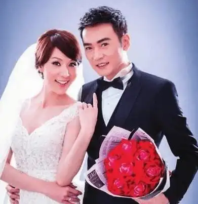 52岁焦恩俊:被前妻分手2婚娶44岁旧爱,今胡子花白自嘲又胖又老_妻子