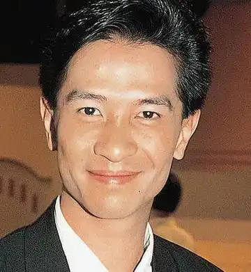 陈百强面相的致命缺点揭开为什么短命(为什么陈百强每年长相都在变)