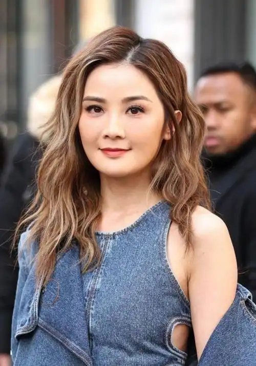 牛仔|穿搭|模特|阿sa|蔡卓妍|粤语歌曲|华语歌手|华语音乐|身材比