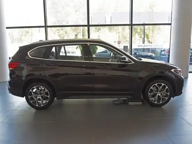 华晨宝马 宝马x1 2021款 改款 sdrive25li 领先型