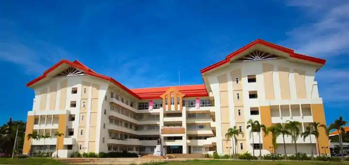 在泰国教育之城遇见玛哈沙拉堪大学