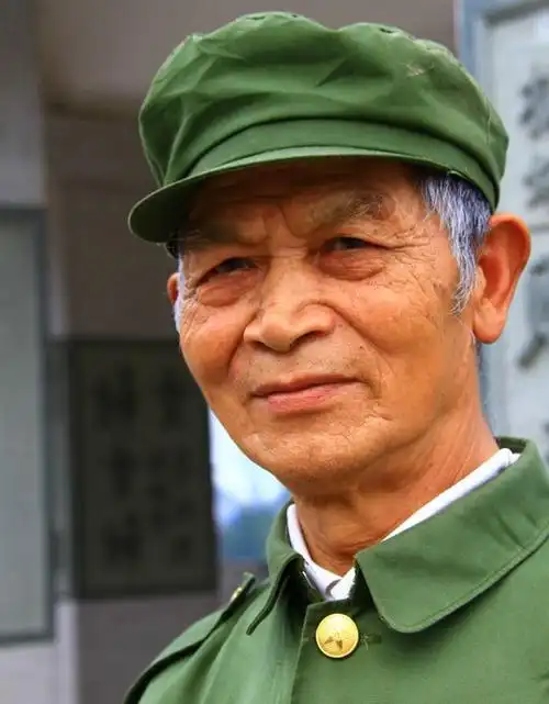 老兵 摄影 何乐为