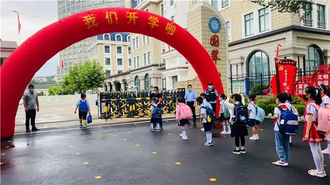图集|开学首日 国翠小学秩序井然亮点多