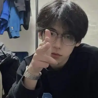 很适合做头像的气质男生头像