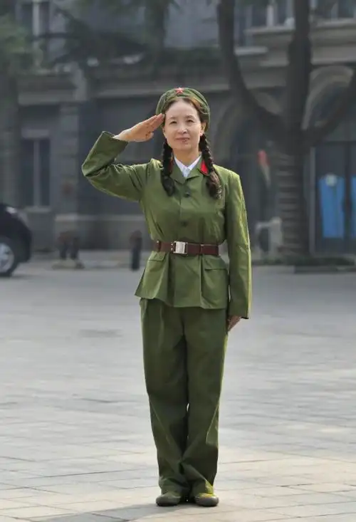 影视照片中的女兵