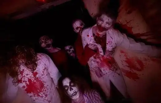 长藤鬼校并没有吓死过人的事件,网上说长藤鬼校吓死过人,还说进入长藤