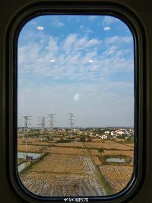 坐着高铁看中国