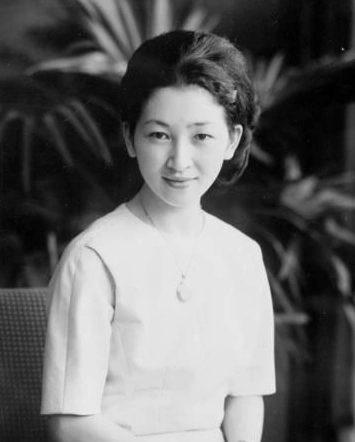 日本皇后美智子年轻时照片