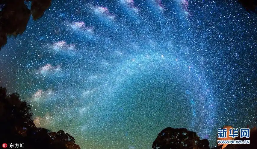 炎炎夏日的一股清流 遍赏世界各地最美星空(组图)