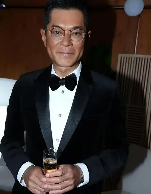 又现科技与狠活!古天乐我忍了,陈浩民我忍了,毛宁我忍不住笑了