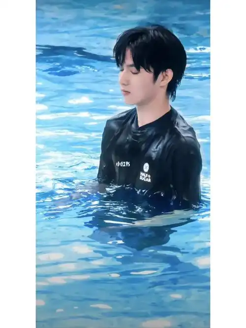 刘耀文 #胸肌  #帅哥