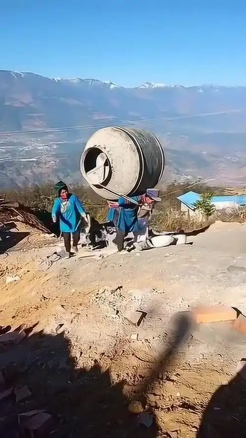 为母则刚,若不是为了子女,谁愿意挑起千斤担