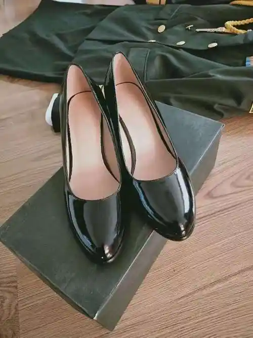 07a礼服女军官高跟鞋,你穿她更闪亮,我加班能听出谁从门口过_手机搜狐