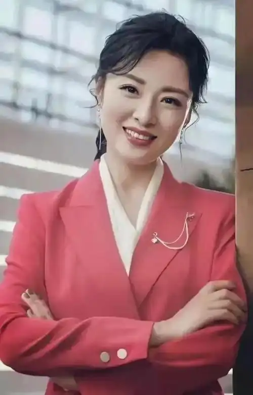 周涛离开央视多年,却依然令人怀念,网友:快回来继续主持春晚!