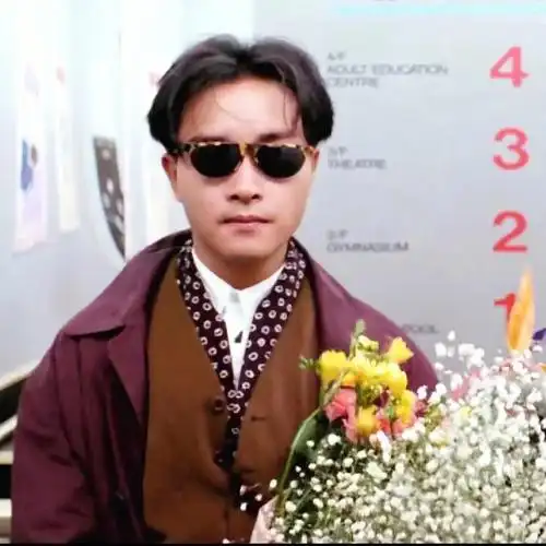 图1-2 :张国荣毛舜筠 1992《家有喜事》图3-4 :苏菲玛索的颜!