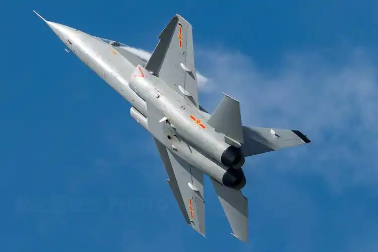 中国空军最帅气的轻型双发战机 已经成为歼-20的好帮手_飞机