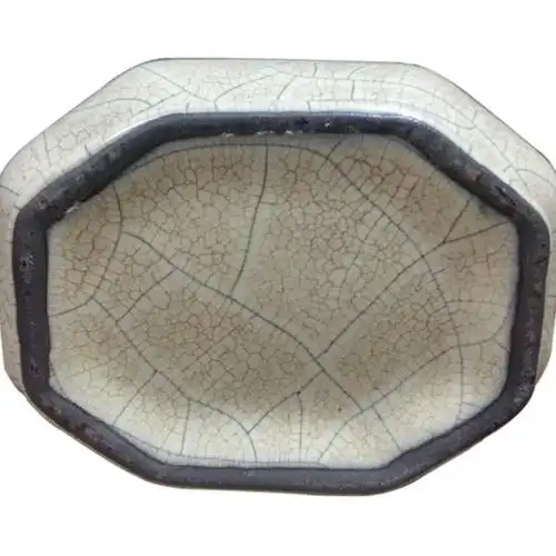 哥窑八方贯耳穿带扁瓶