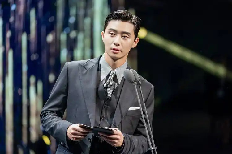 青春记录朴宝剑前女友惠利性感登场露锁骨向正印下马威