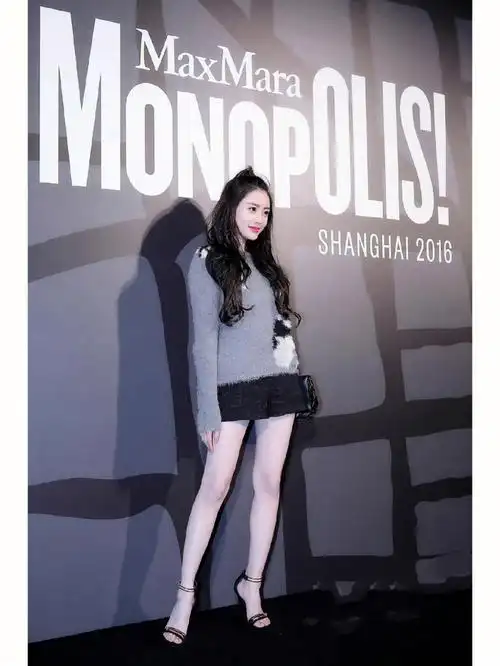 张天爱的腿好白呀