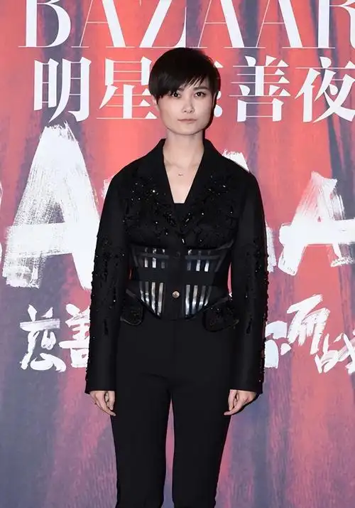 李宇春:被周杰伦嫌弃遭肖战内涵,却助倪妮甩满身丑闻|倪妮|周杰伦