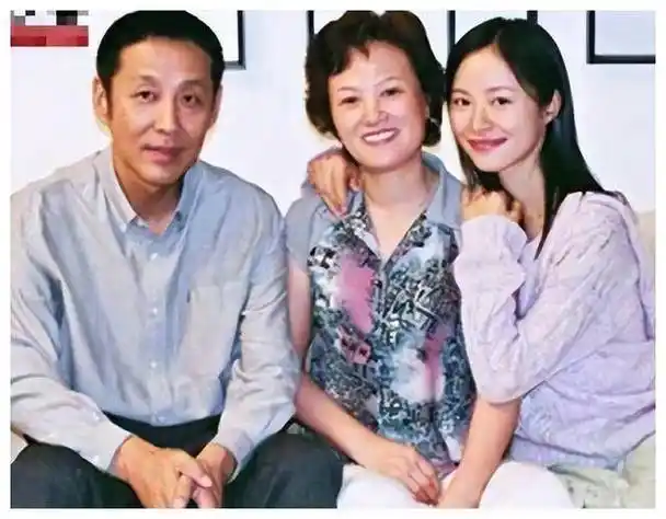 看她32岁如仙女般的美貌!_陈格_生活_事业