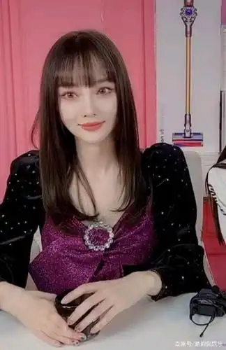 解析:从金马影后到如今的直播卖货,一地鸡毛的李小璐为何这般?