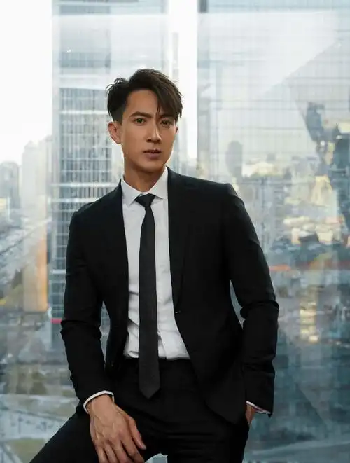 "失格偶像"吴尊,当众亲吻ella,却说自己9年没碰女人2-度小视