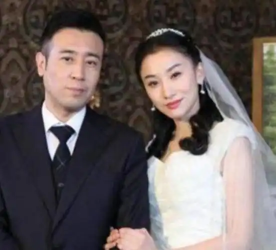 于和伟妻子贤惠能干支持老公资助8个哥哥姐姐好女人旺三代