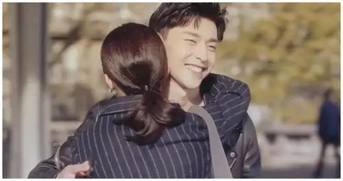 邓伦隔空高调示爱,不在乎姐弟恋,网友:你们有代沟啊