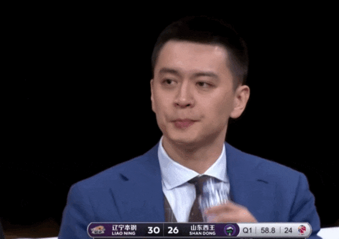 会打篮球的男孩子年纪大了也帅辽宁篮球队的主教练杨鸣就是例子